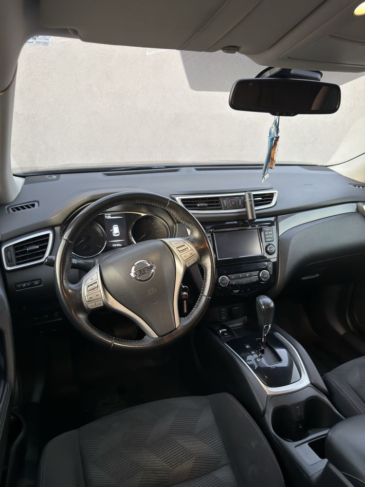 Nissan X-Trail//1.6 dci/Automat//2015