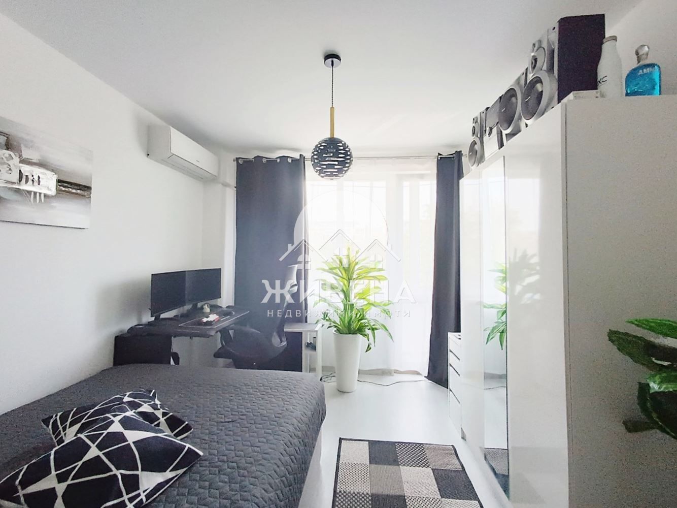 Продавам обзаведен 3-стаен апартамент, кв. Чайка