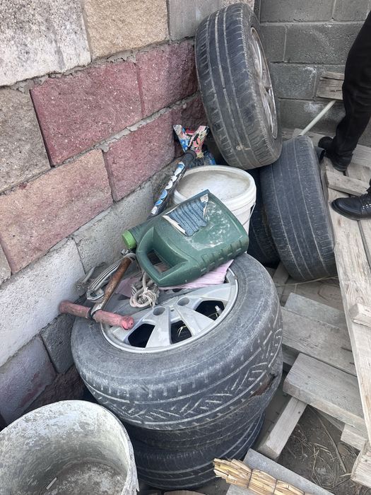 Титан ромашка 4 штук покрышки убитые