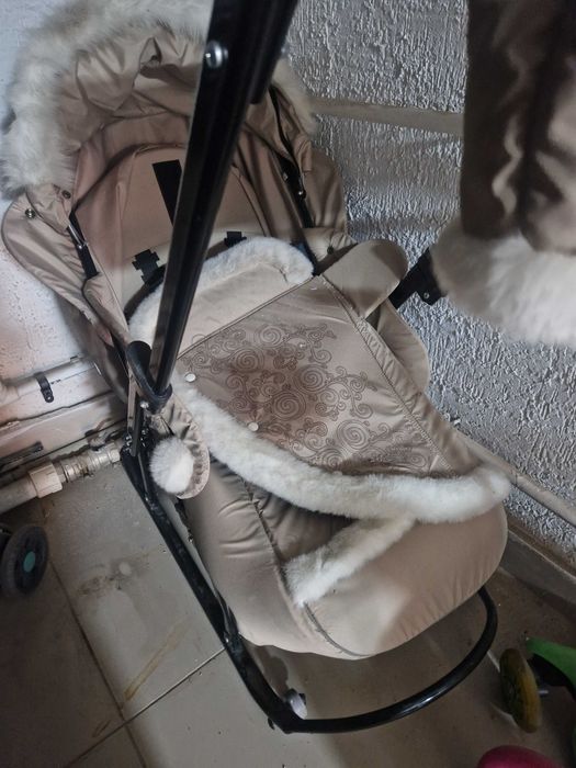 Продам отличные санки