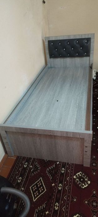 Спальный Диван сотилади, жами 3 дона