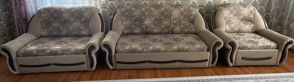 Продам Диван в хорошем состоянии