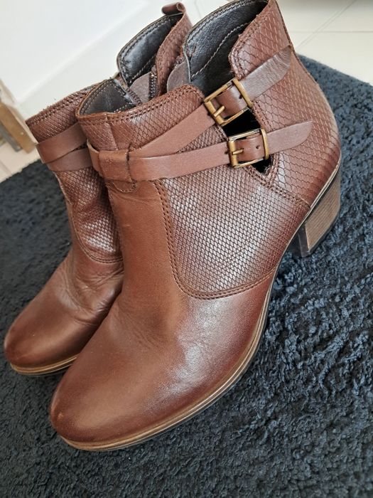 Vând ghete piele 38