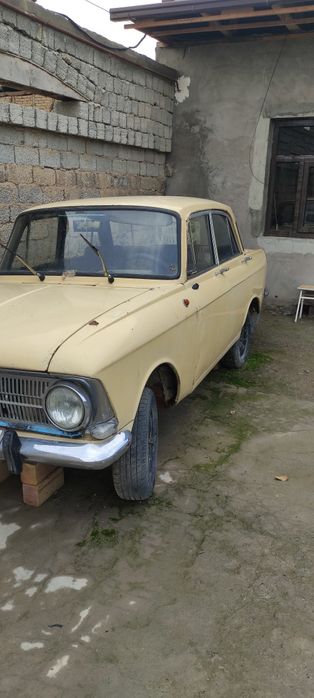Москвич желтый 1970