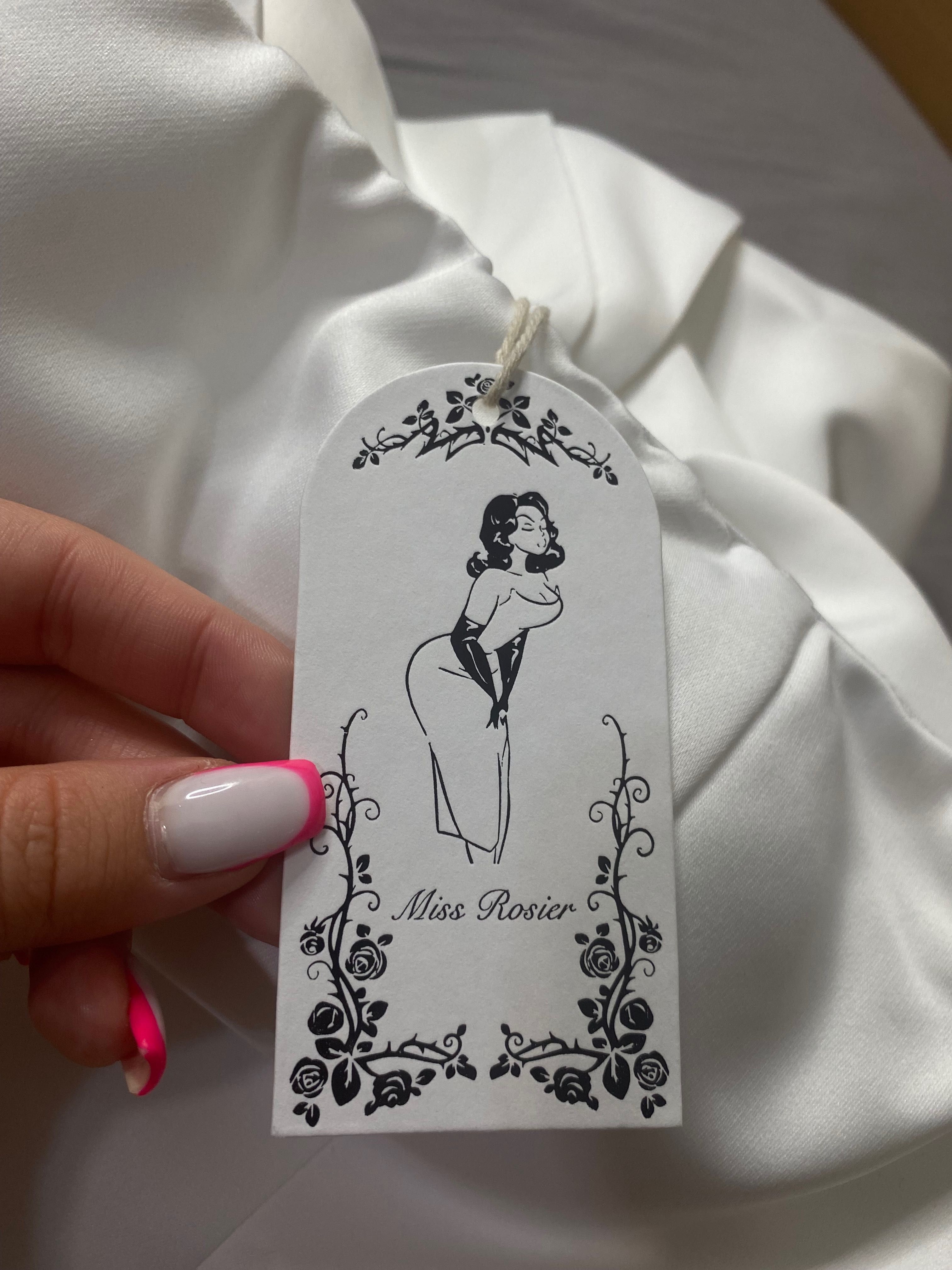 Официална бяла рокля от “Miss Rosier”