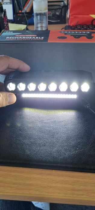 Far auxiliar incarcare usb