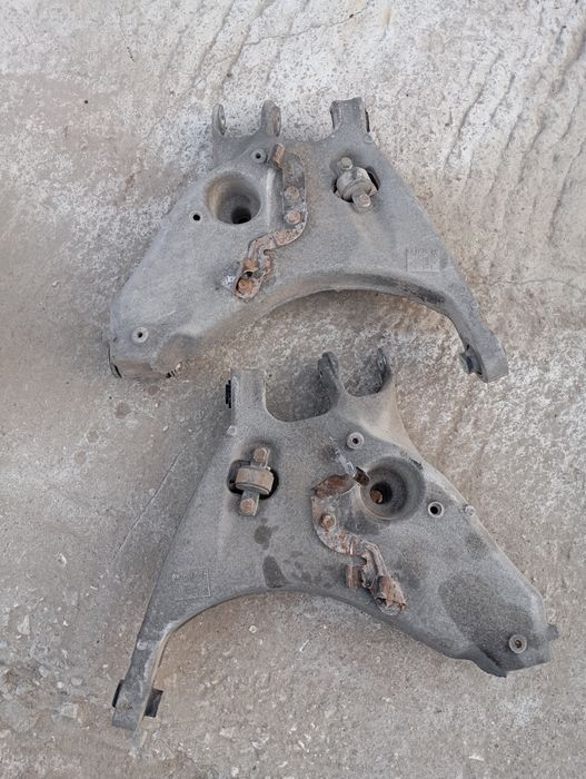 Задни носачи Audi A4 B6 2.5 TDI 180