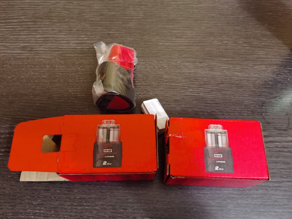 Батерии Milwaukee m12b2