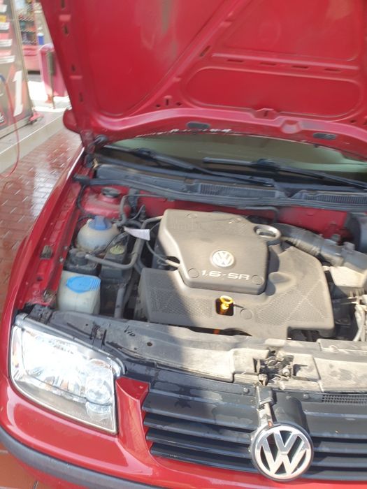 Dezmembrez Volkswagen bora 1.6 i SR