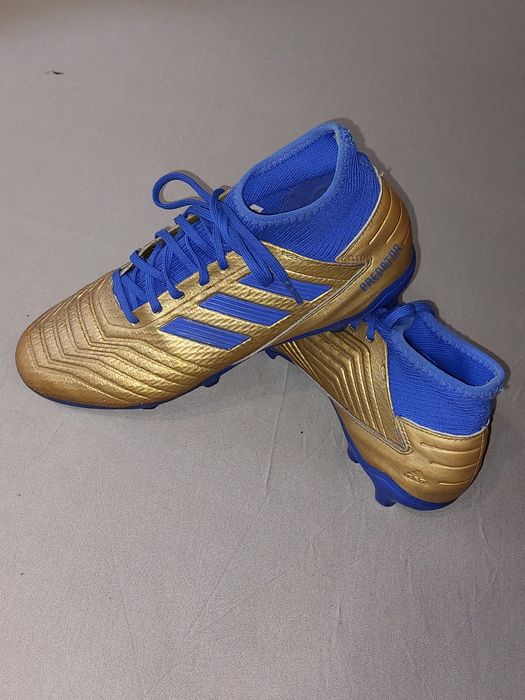 Adidasi predator 19