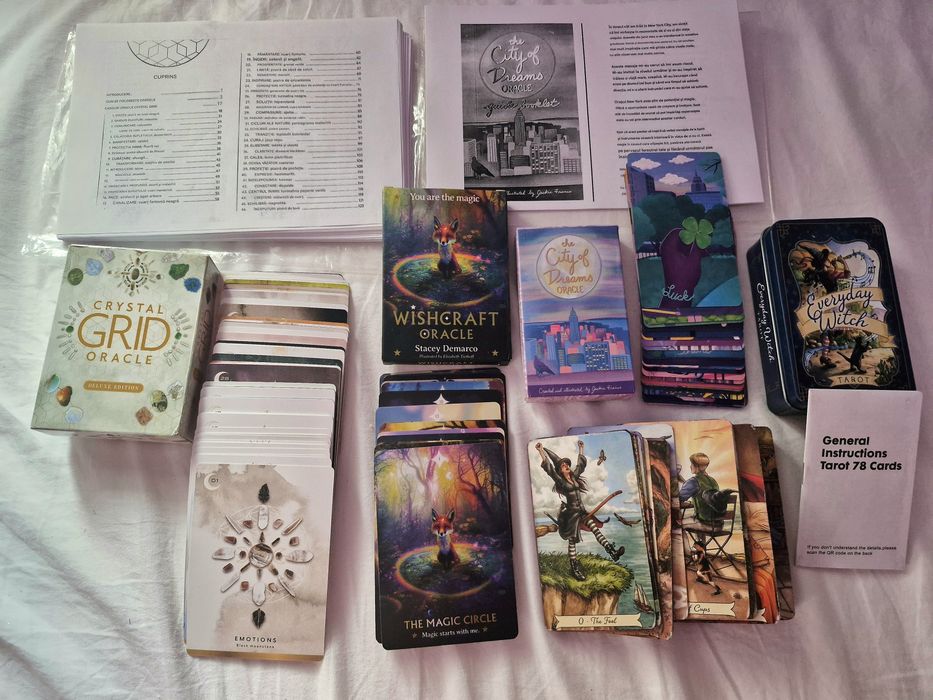 Cărti oracol și tarot