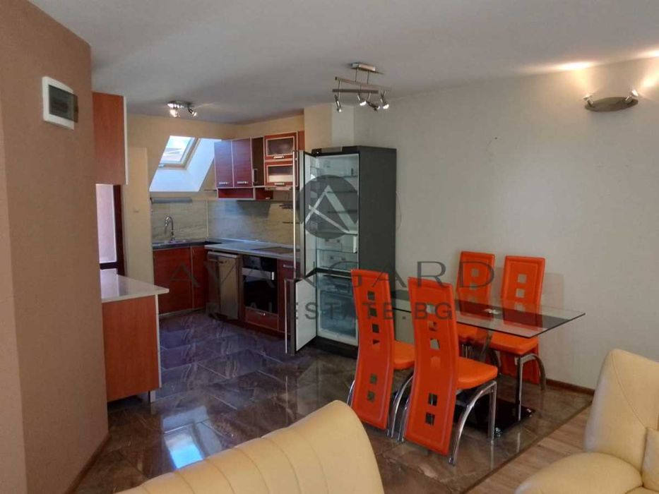 Продава се Тристаен апартамент в Пловдив, Център - 200 кв.м за 1173 €/кв.м - Снимка #1