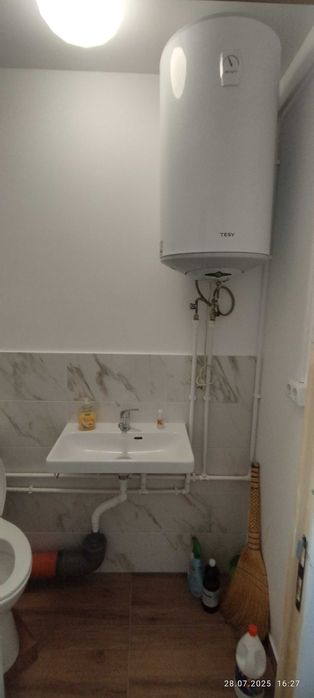 Cameră de cămin 26 mp cu baie proprie – de vânzare