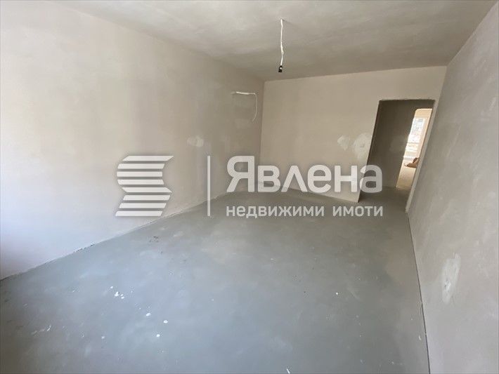 Просторен тристаен апартамент