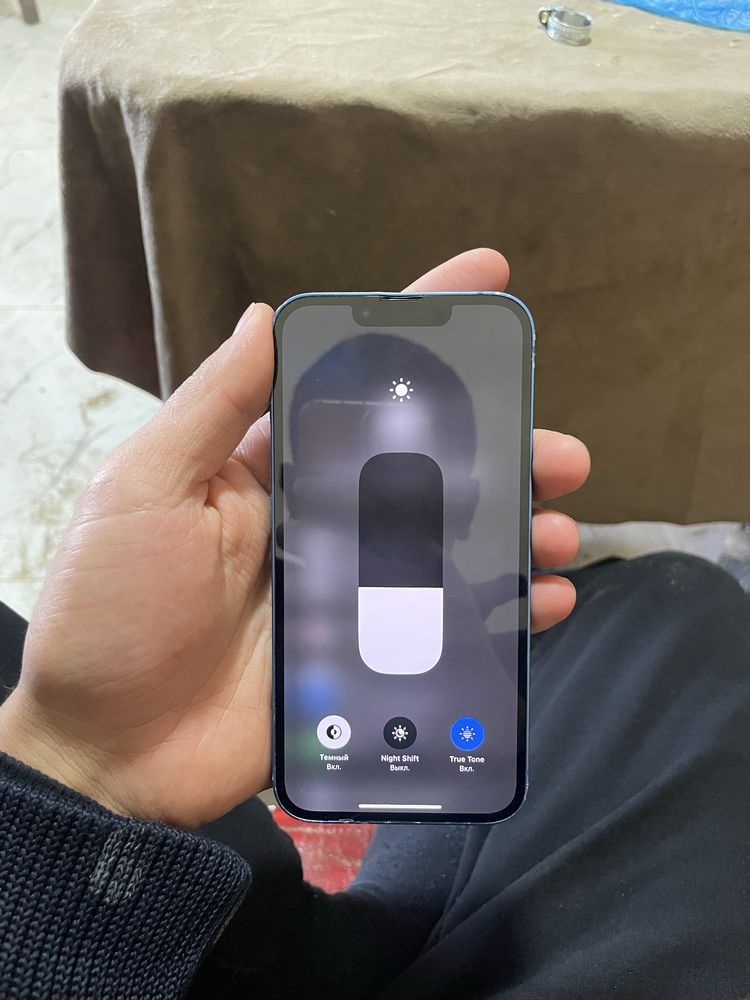 iPhone.      13.