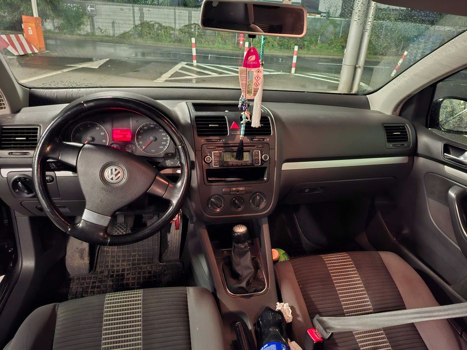 Vând sau schimb Volkswagen Golf 5