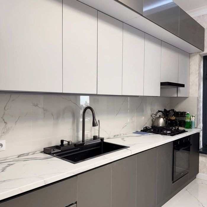 Zakazga  Oshxona mebel yasab beramiz.