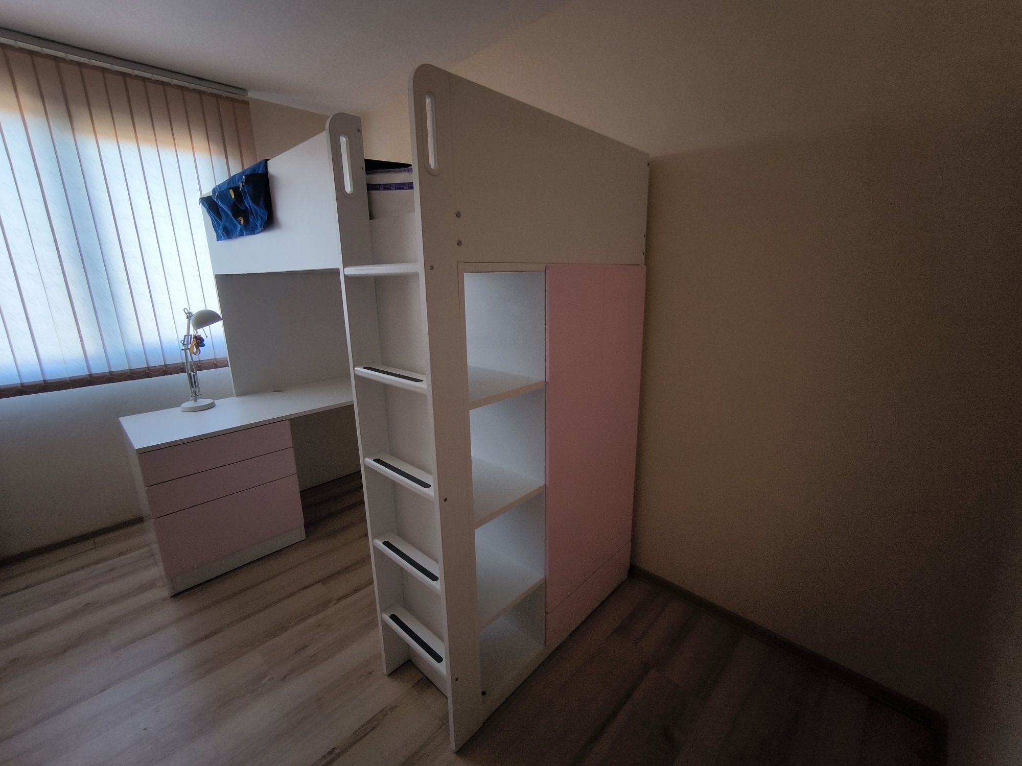 SMÅSTAD легло-надстройка, с бюро с 2 рафта
легло-надстройка, с бюро с