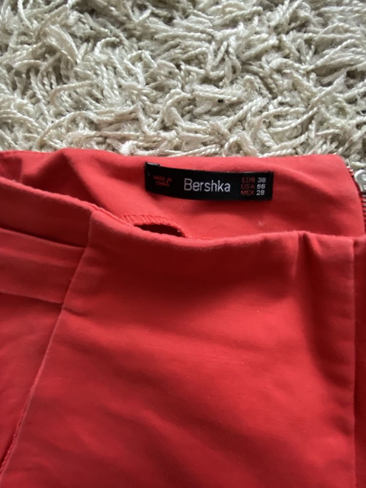 Pantaloni scurti, Bershka, marimea 38