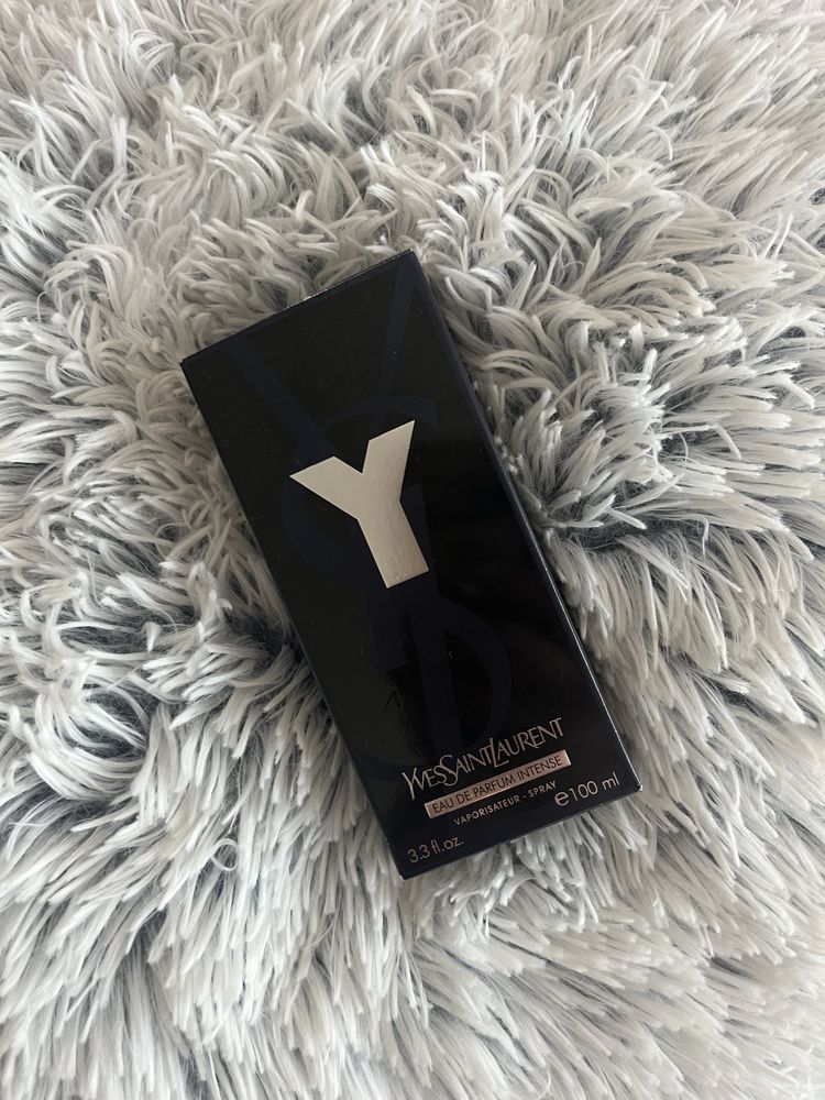 YvesSaintLaurent