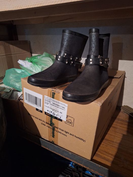 Продается обувь