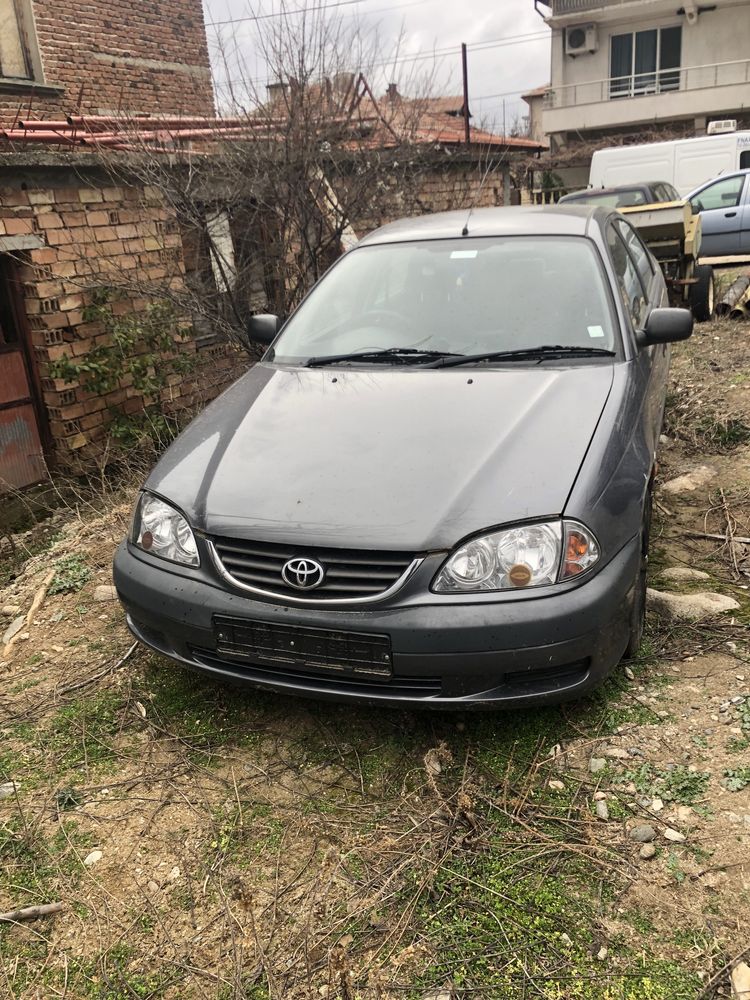 TOYOTA avensis 1.8 на части!!