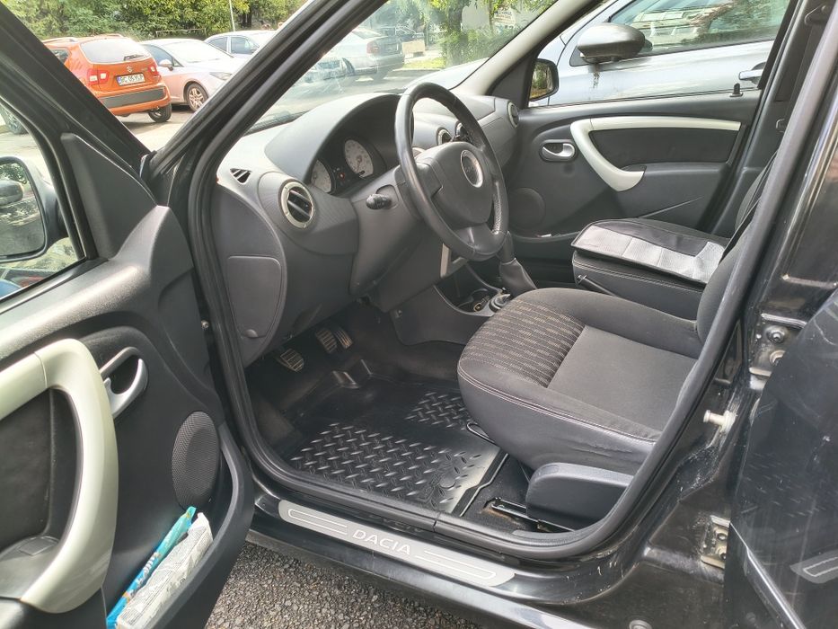 Dacia Logan Black Line