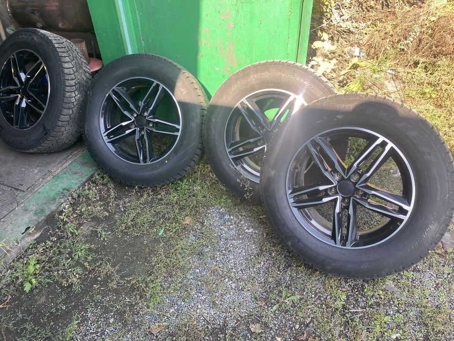 Продам зимнию резину с дисками на 17 5/108 стояли на Jetour