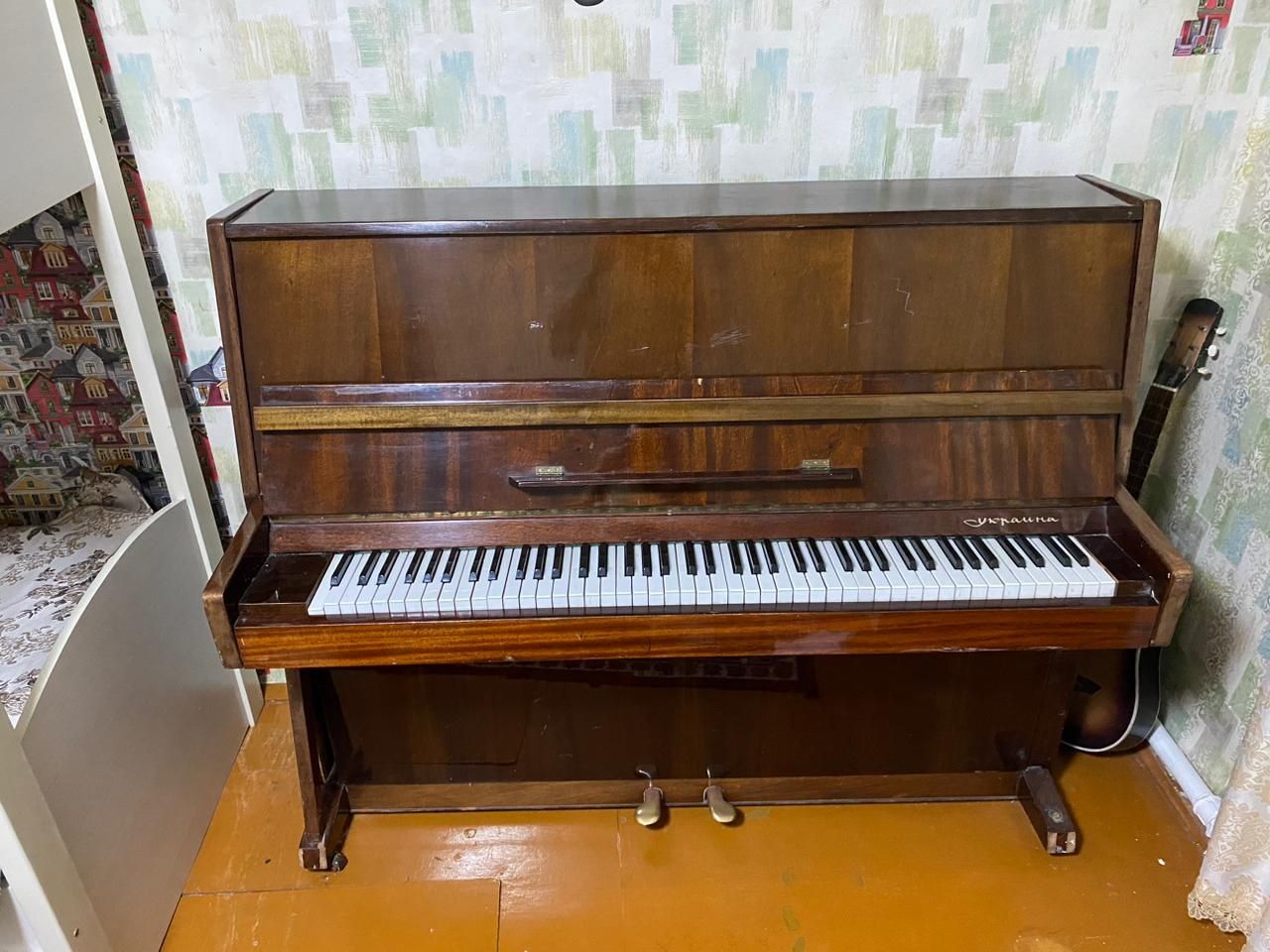 Продаётся срочно пианино