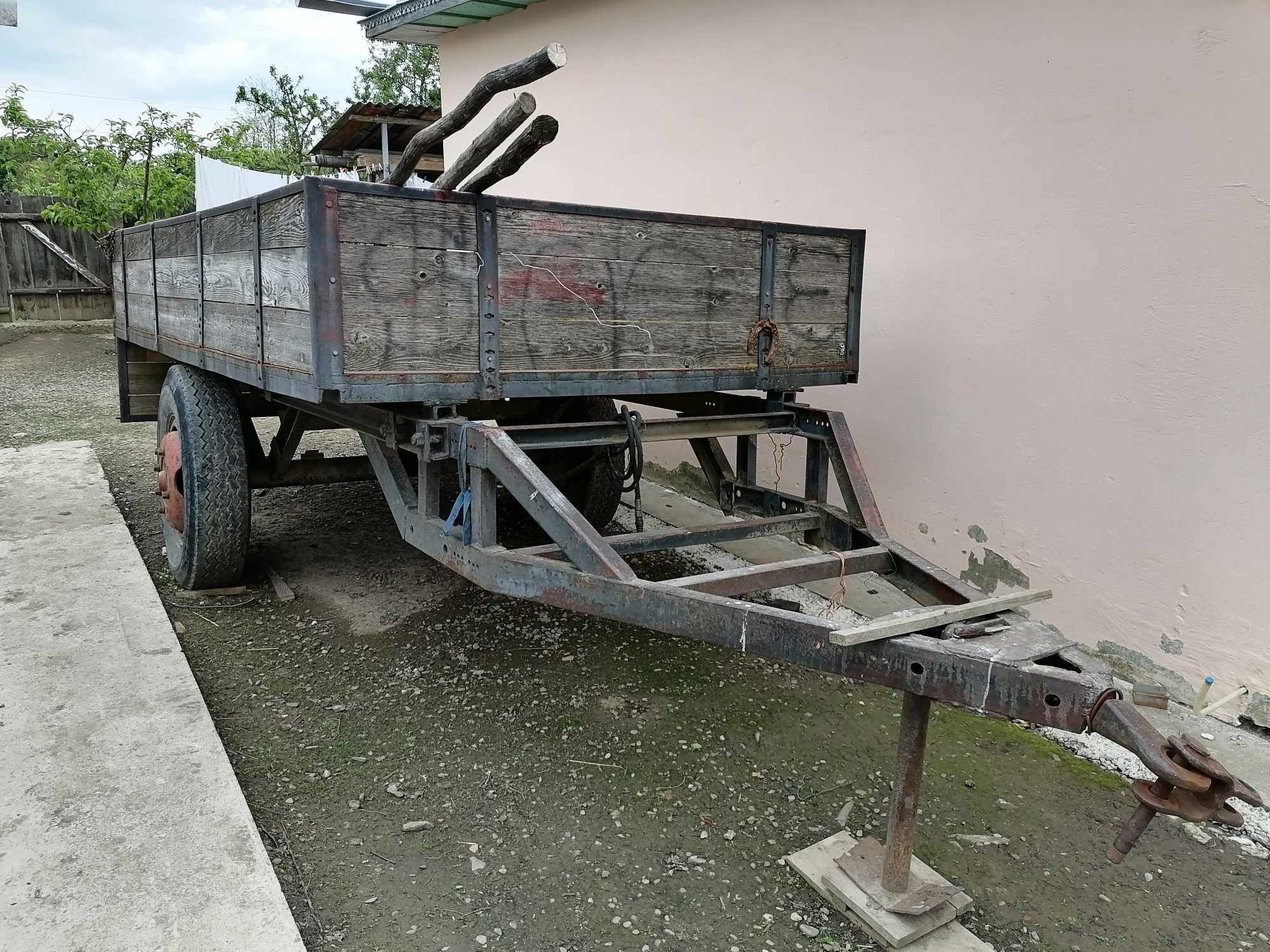 Remorcă  tractor