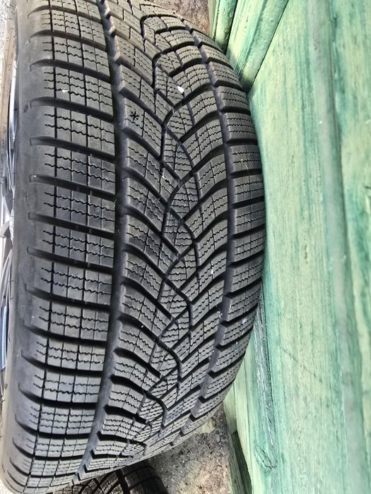 Roti iarna  GoodYear Ultragrip Performance +  225/50 r18 99v  DOT 2822