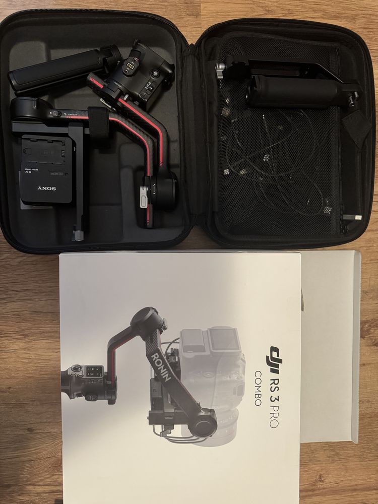 DJI RS3 PRO Combo Ghimbal Stabilizator