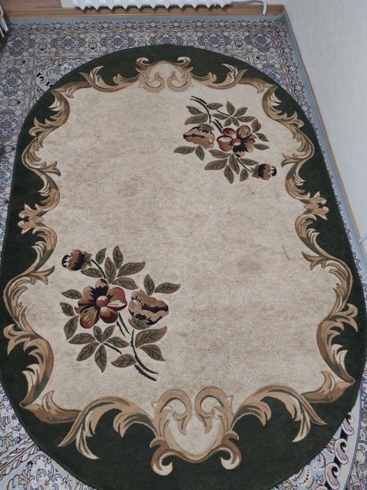 2 кілем сатылады