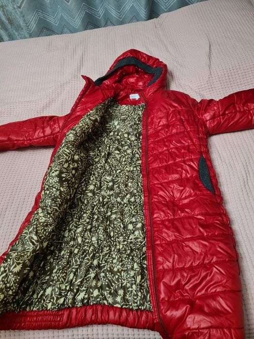 Пуховик для беременных очень легкий, фирменный