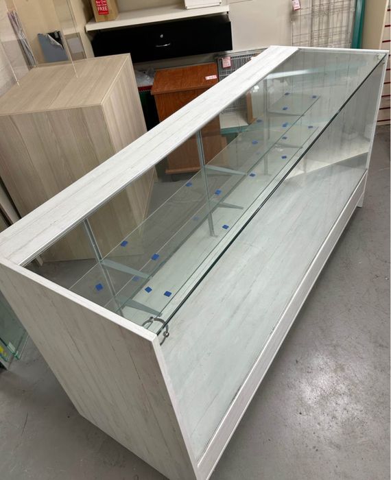 Стъклена витрина / щанд за магазин, салон или заведение