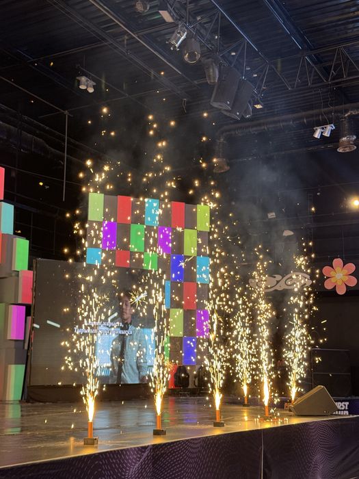 Холодный фонтан Астана 24/7 Салюты