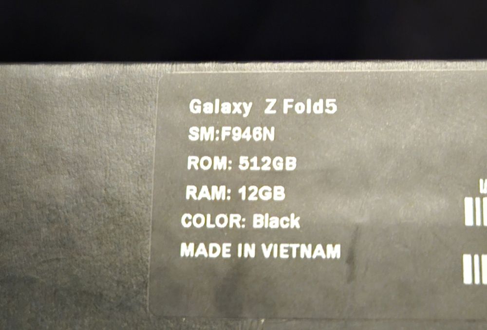 Samsung fold5  използван  месец