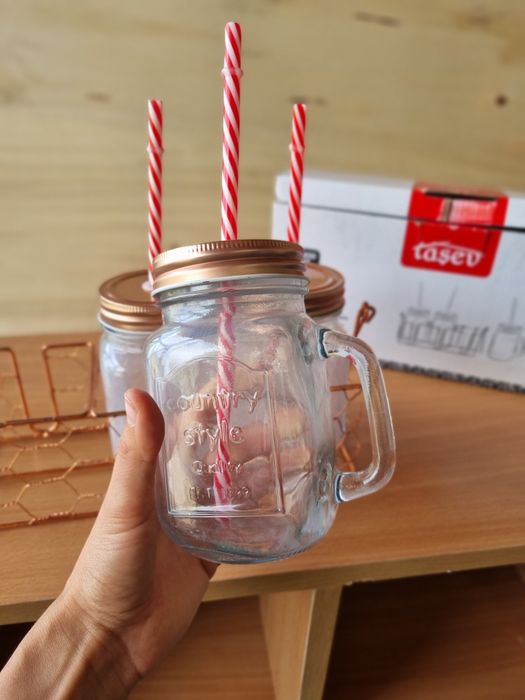 Чаши тип буркан със сламка и поставка