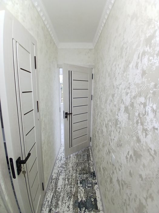 Qarshi shahridan 4 qavat 2 xona uy sotiladi