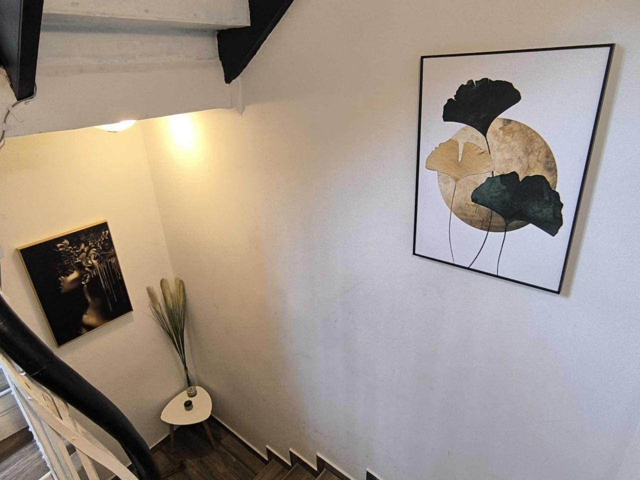 Дава се под наем Тристаен апартамент в София, Център - 70 кв.м за 660 € - Снимка #13
