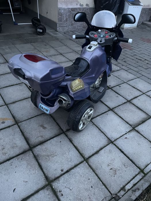 Motocicleta si masina electrica defecte