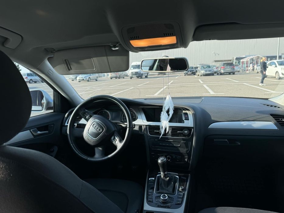 Vând audi a 4b8 an 2009