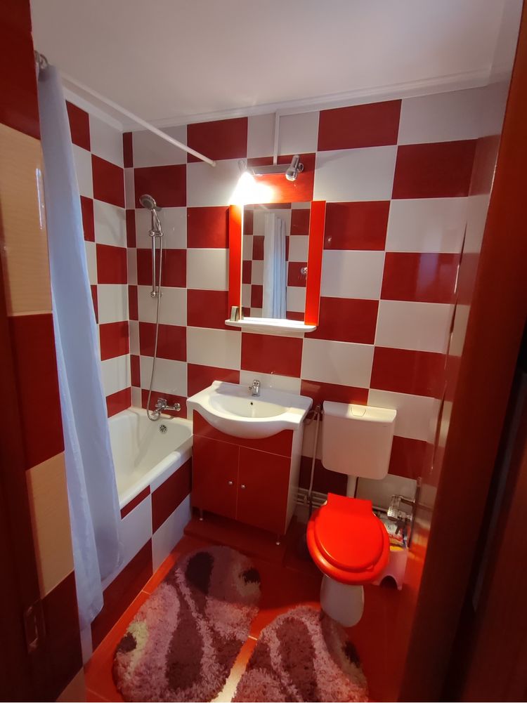 Vand apartament cu 2 camere