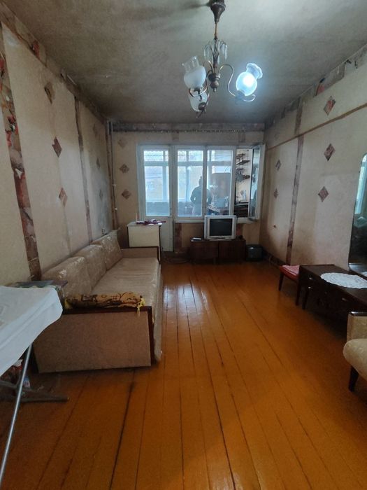 4 квартал. 3/3/4. Кирпич. 2/6 балкон