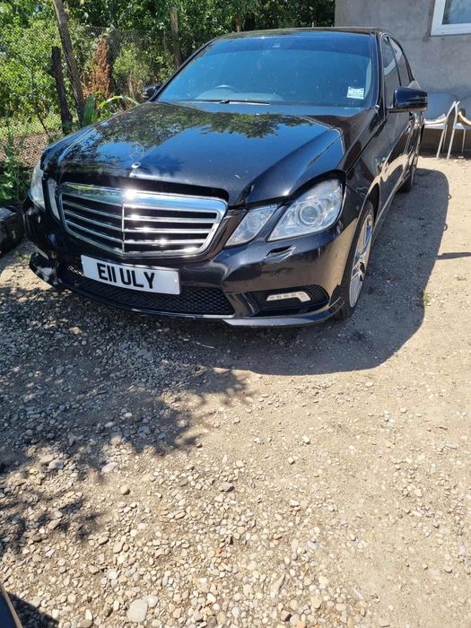 Dezmembrez Mercedes E Class Sau vand Complet