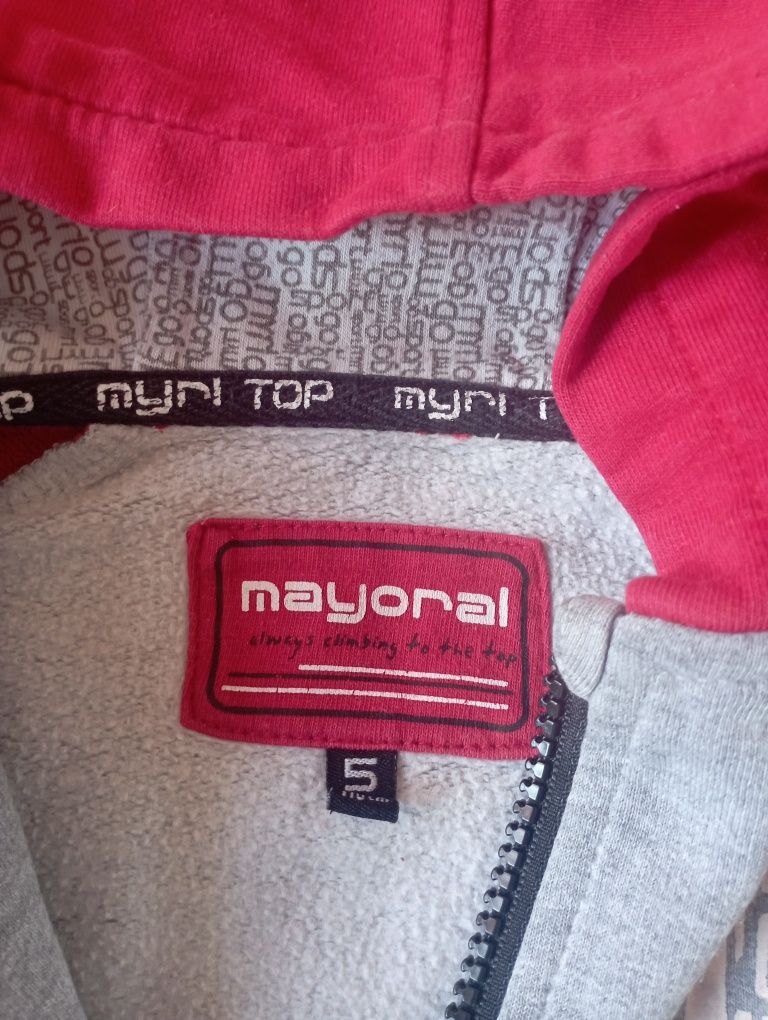 Суичери Nike, Mayoral