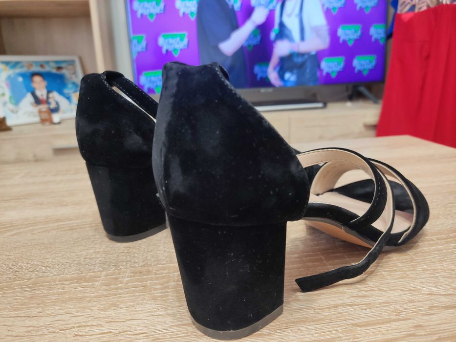 Pantofi dama cu toc negri