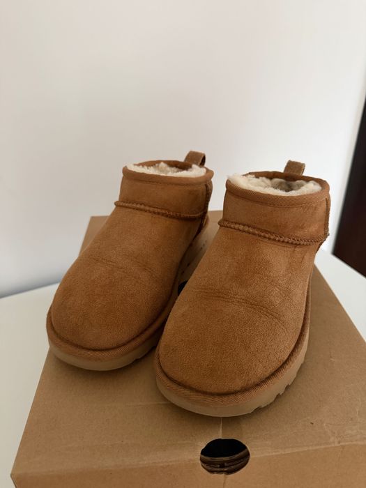 Ugg mini maro marimea 36