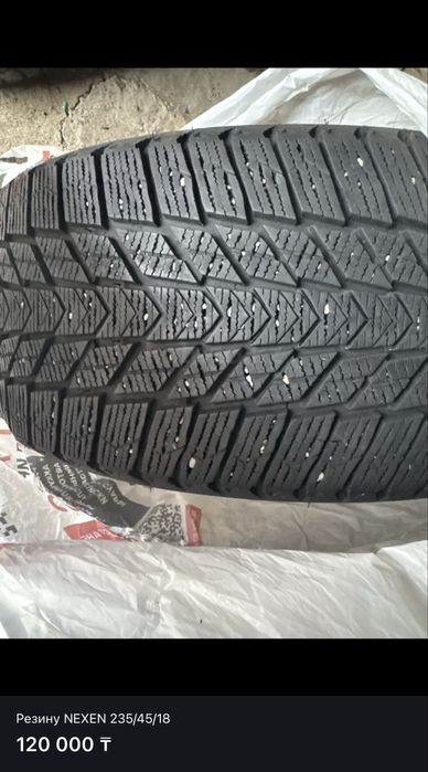 Продам всесезонную резину Nexen 235/45/18