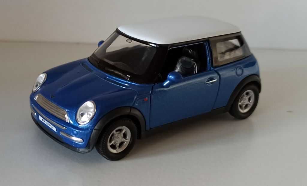 Macheta Mini Cooper MK1 R50 2001 albastru - Welly 1/36